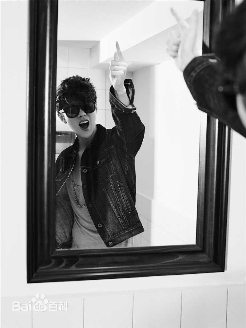 鹿晗(LUHAN)精选时尚图册