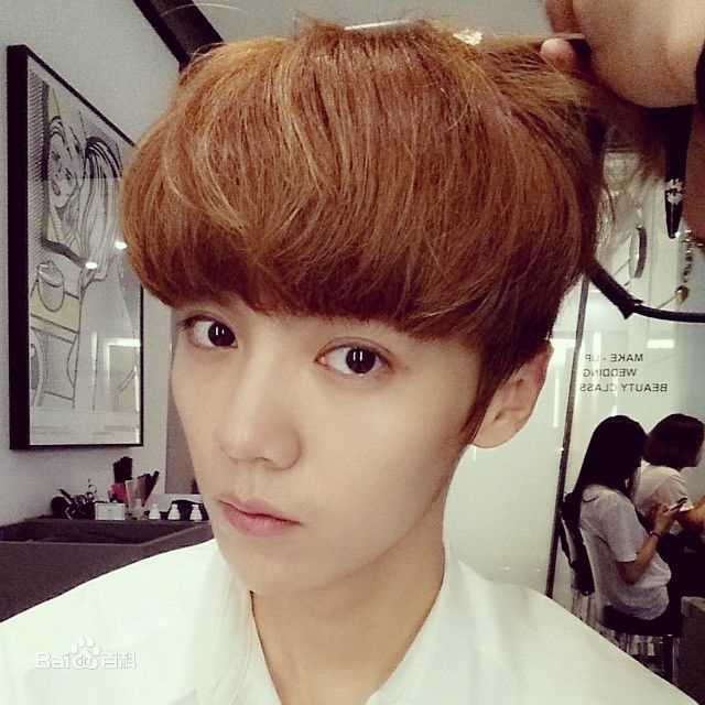 鹿晗(LUHAN)生活图片图册