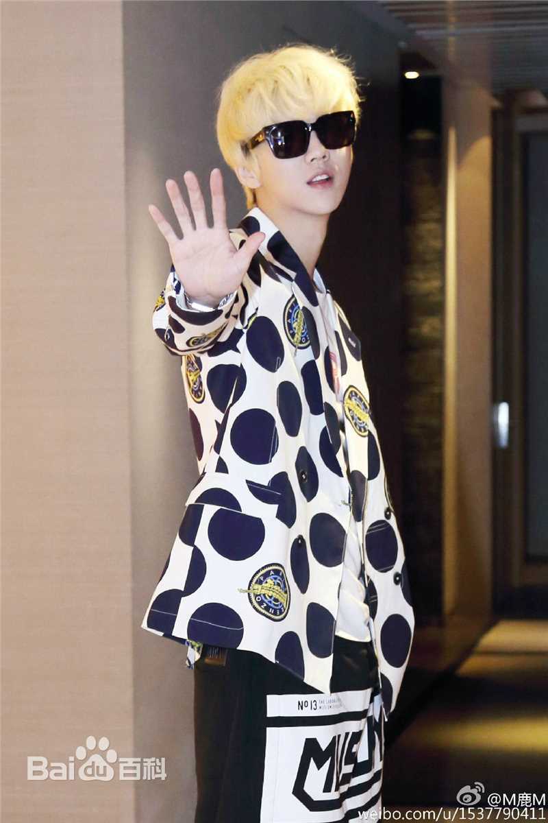 鹿晗(LUHAN)生活图片图册