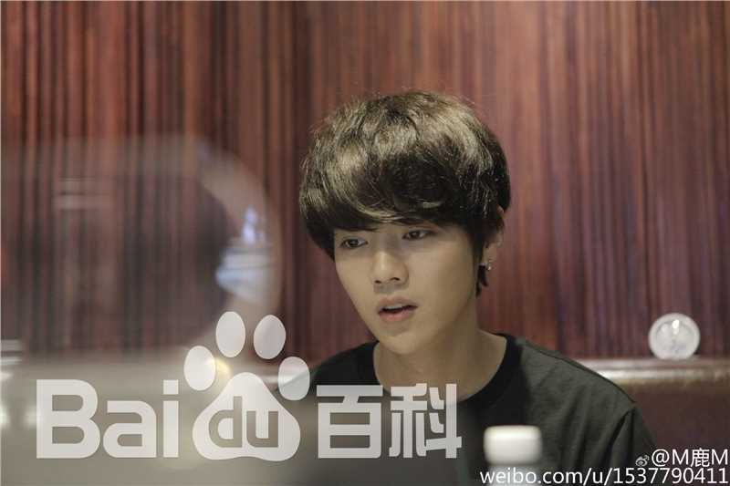 鹿晗(LUHAN)生活图片图册