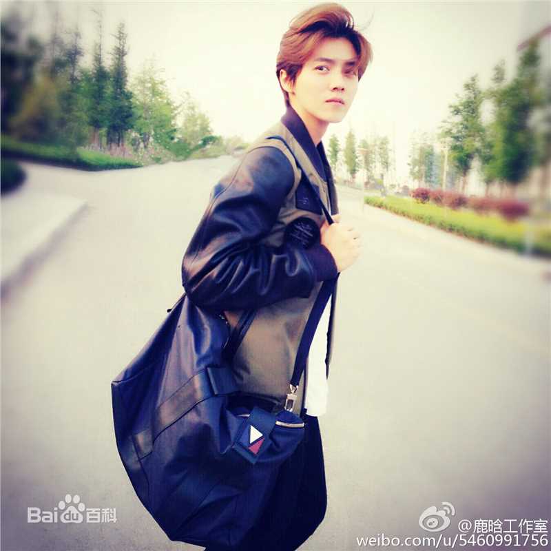 鹿晗(LUHAN)生活图片图册
