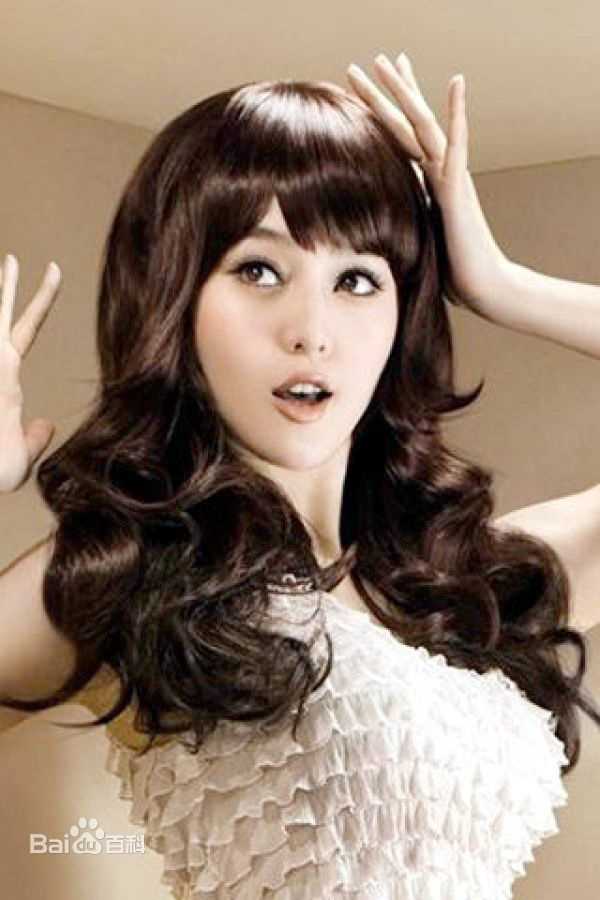 范冰冰(Fan Bingbing)在活动《代言瑞贝卡假发》中的