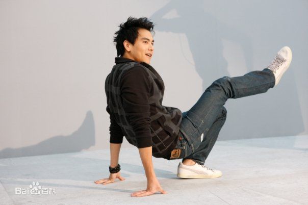 彭于晏(Eddie Peng Yuyan)2009 代言puma前后照片