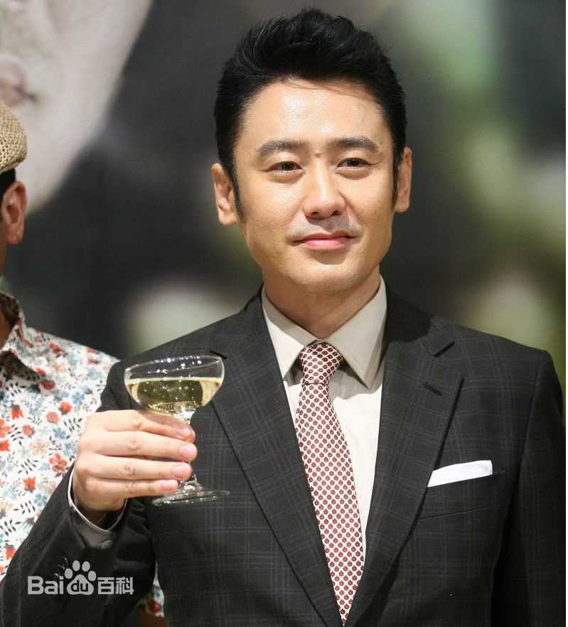 吴秀波活动宣传照生活照