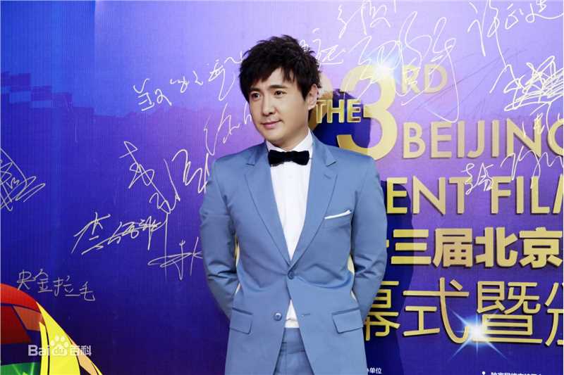 沈腾参加各种活动照片图册