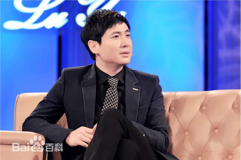 沈腾参加各种活动照片图册