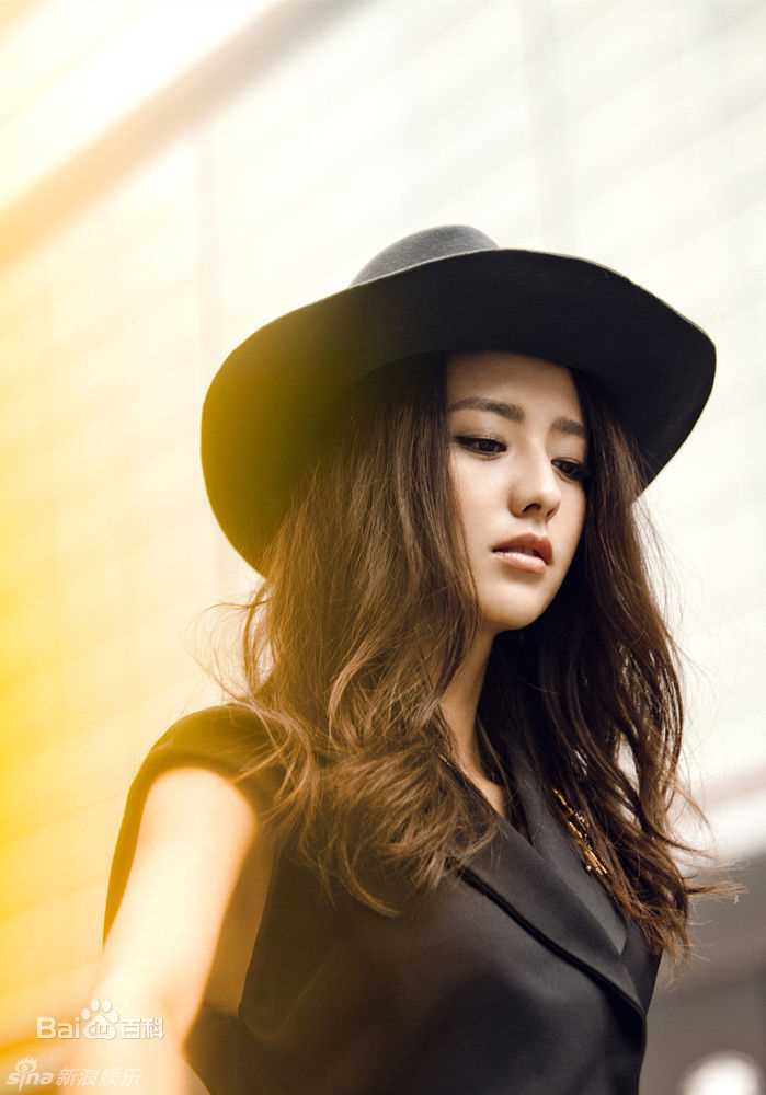 佟丽娅(Tong Liya、 Liliya)街拍生活照相册