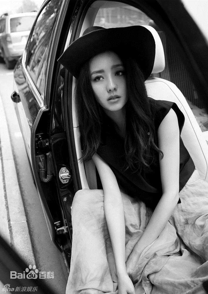 佟丽娅(Tong Liya、 Liliya)街拍生活照相册