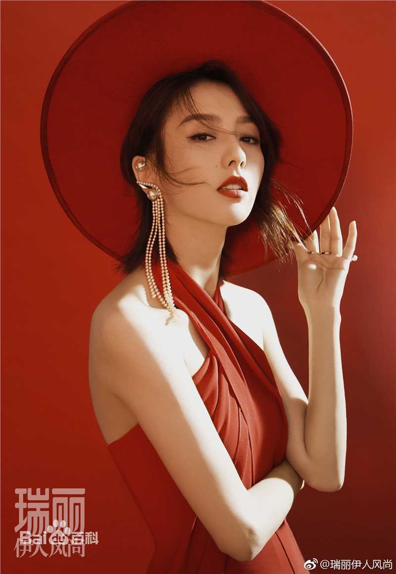 佟丽娅(Tong Liya、 Liliya)红唇前后照片