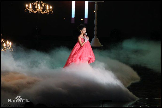 佟丽娅(Tong Liya、 Liliya)金鹰节图片图集