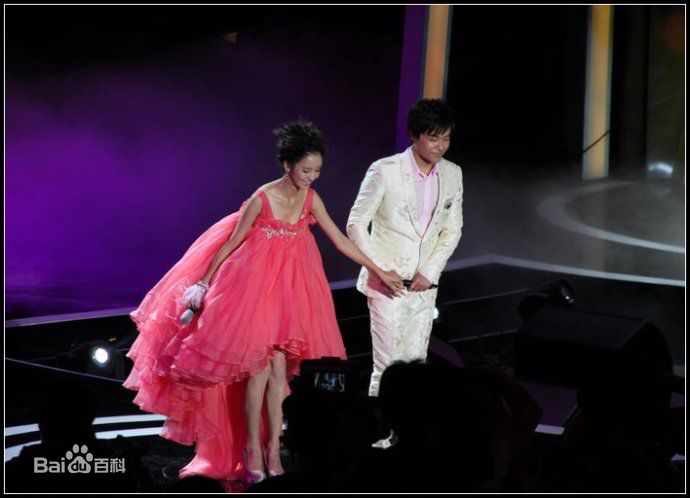 佟丽娅(Tong Liya、 Liliya)金鹰节图片图集