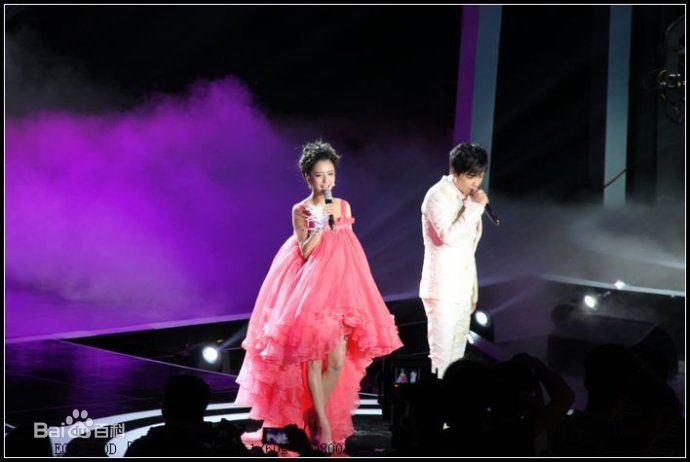 佟丽娅(Tong Liya、 Liliya)金鹰节图片图集