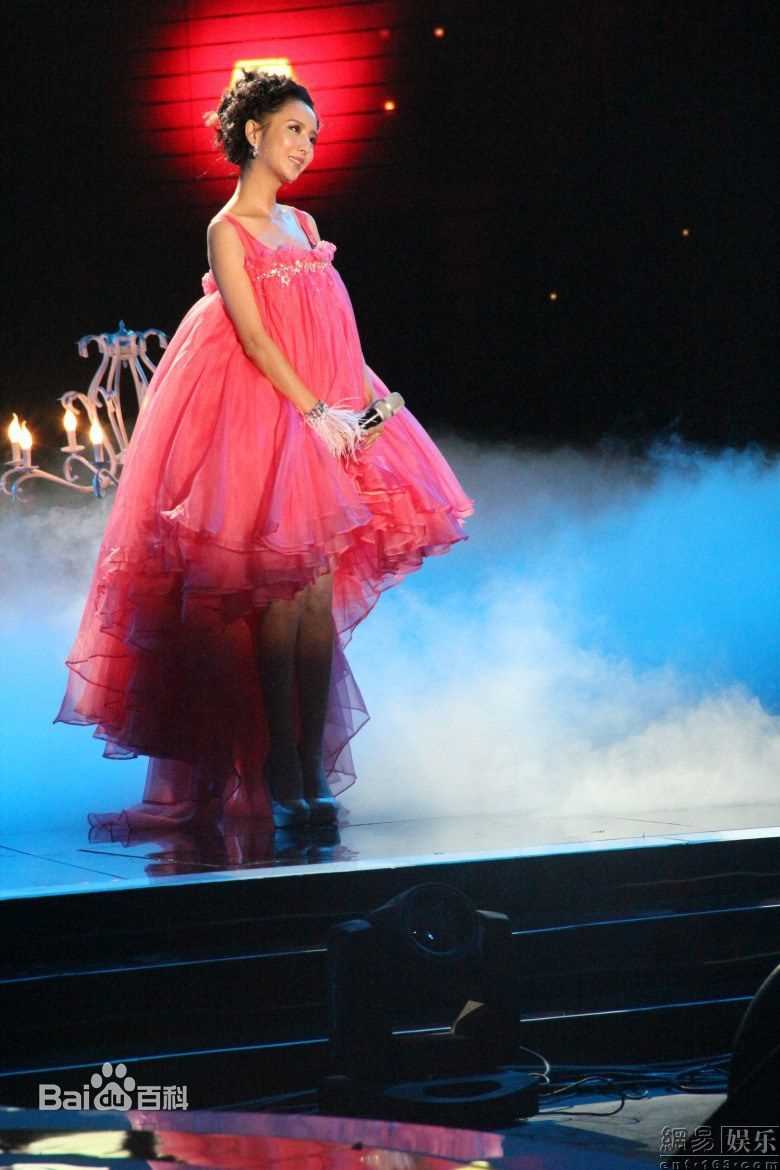 佟丽娅(Tong Liya、 Liliya)金鹰节图片图集