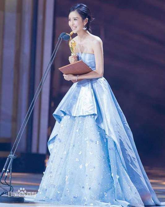 佟丽娅(Tong Liya、 Liliya)金鹰节图片图集