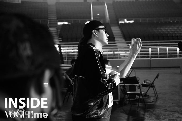 陈伟霆(William Chan)演唱会后台纪实素颜照壁纸