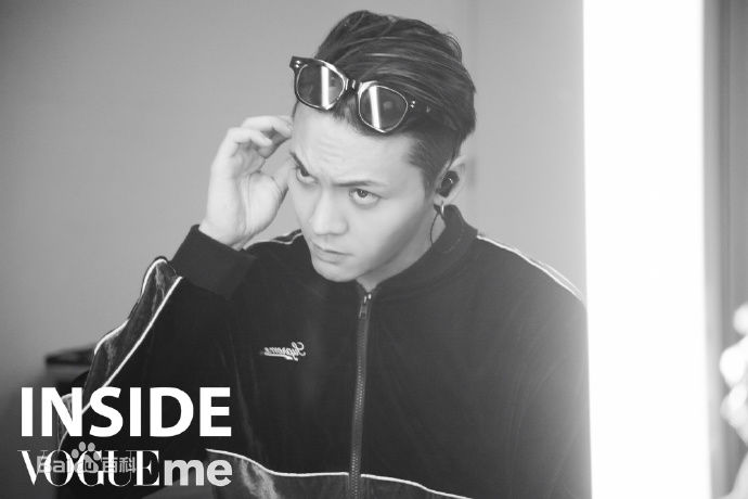 陈伟霆(William Chan)演唱会后台纪实素颜照壁纸