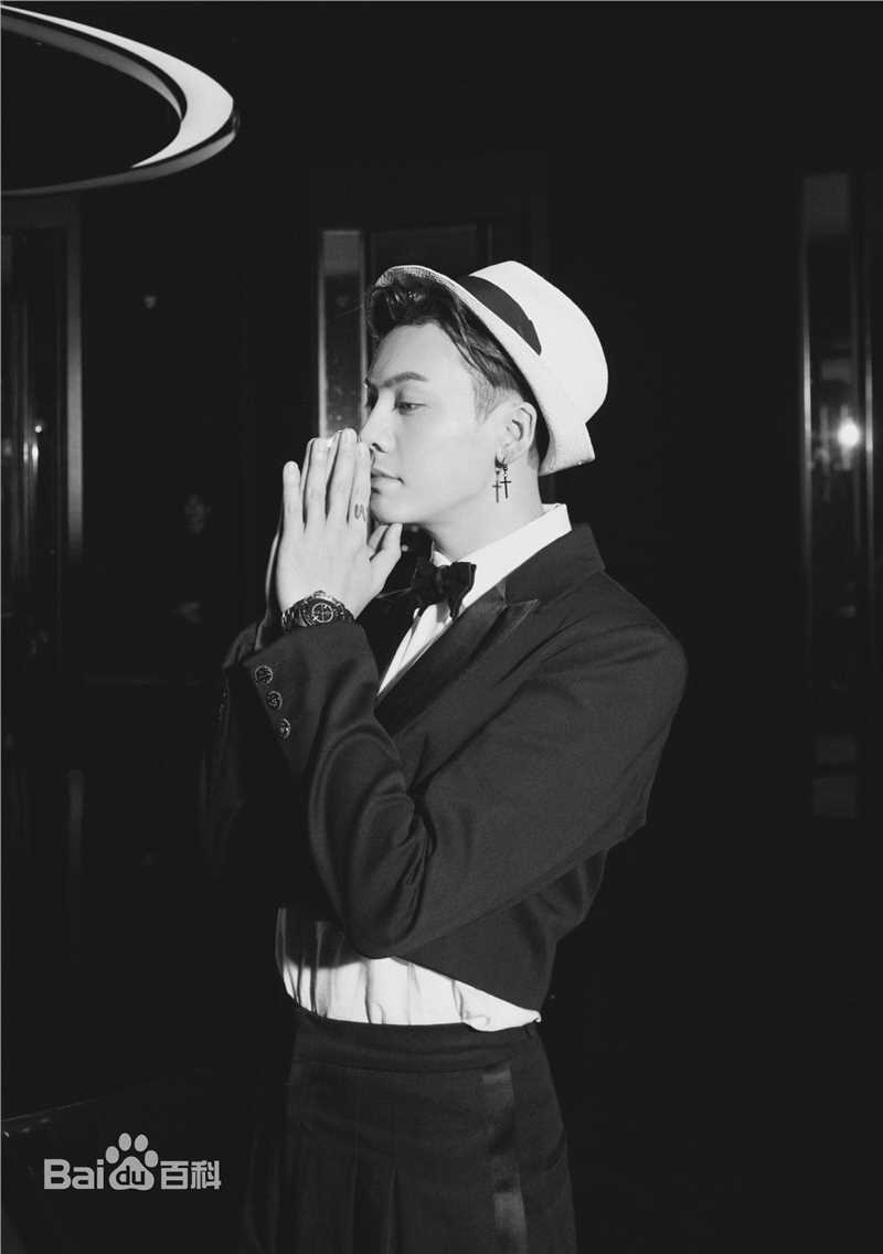 陈伟霆(William Chan)上海香奈儿J12XS腕表发布会生活照