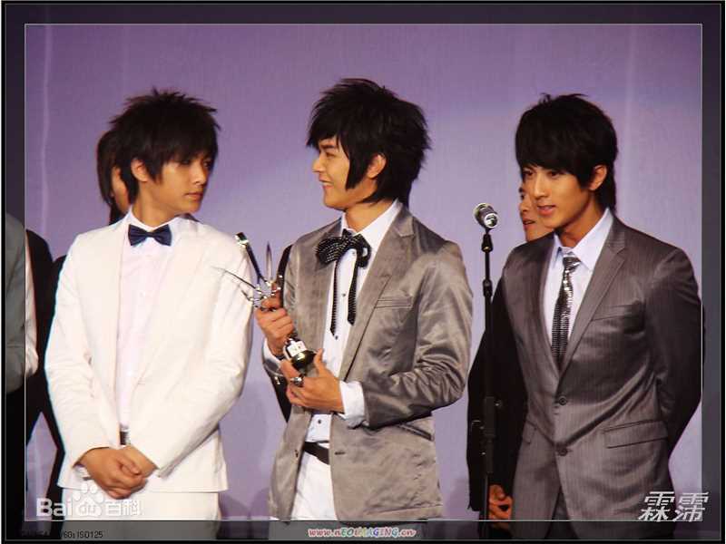 汪东城(Jiro Wang)2008.4.8第八届蒙牛音乐风云榜生活照相册