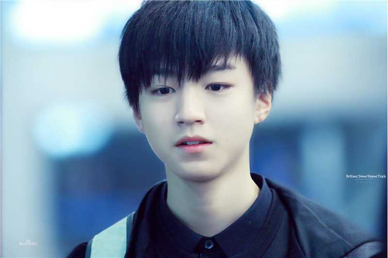 王俊凯(Karry)机场图册(一)素颜照相册