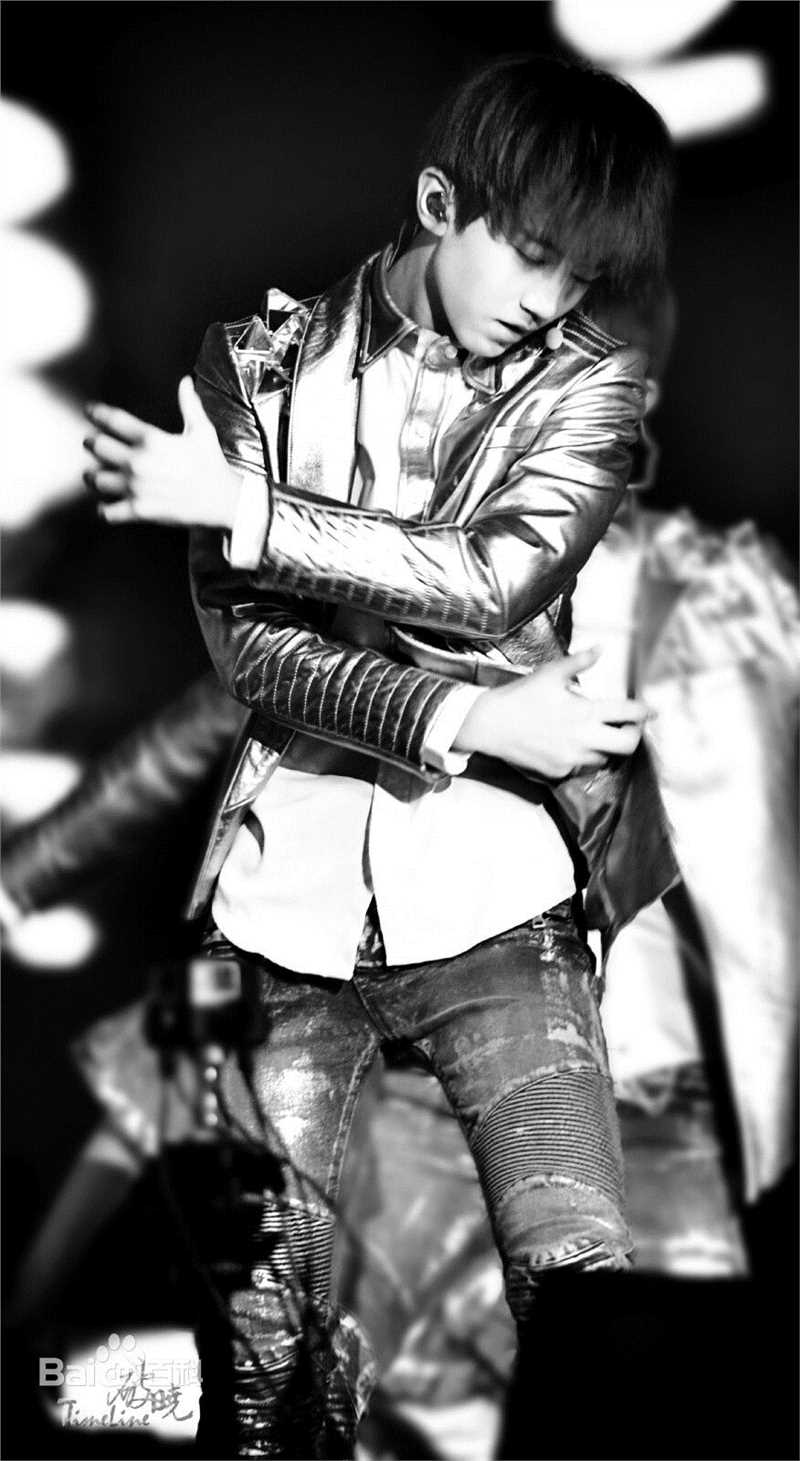 王俊凯(Karry)两周年粉丝见面会性感图片图集