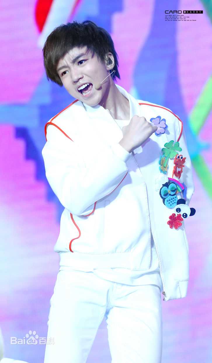 王俊凯(Karry)两周年粉丝见面会性感图片图集