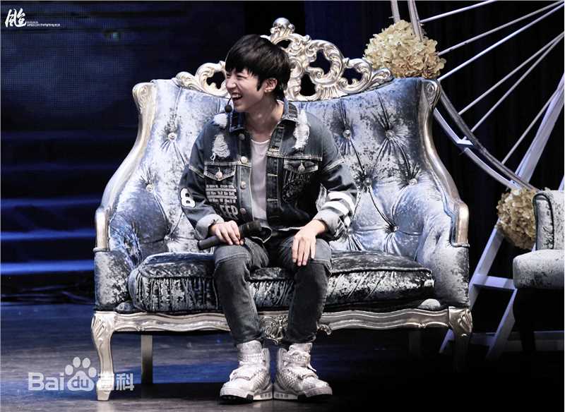 王俊凯(Karry)十六岁生日会前后照片