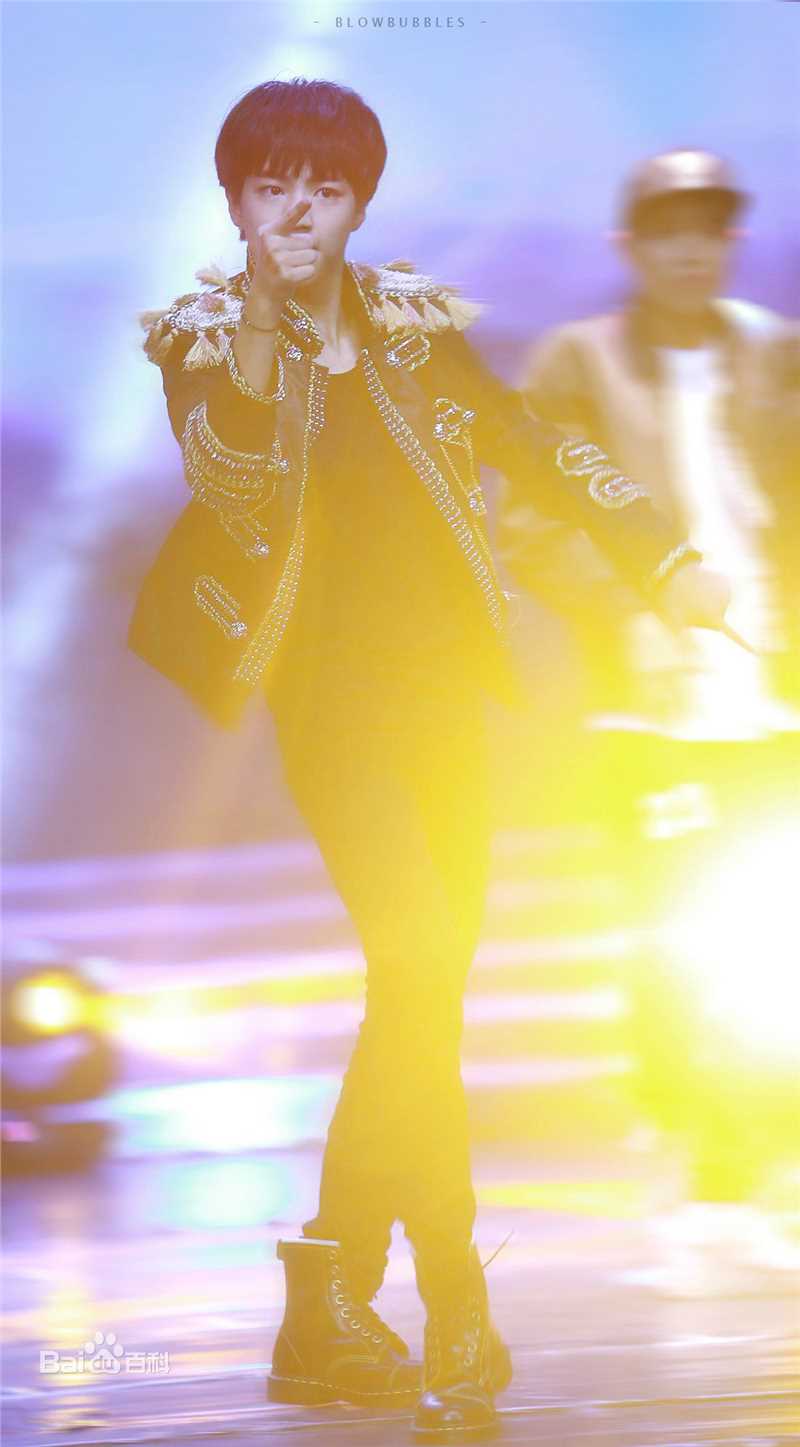 王俊凯(Karry)十六岁生日会前后照片