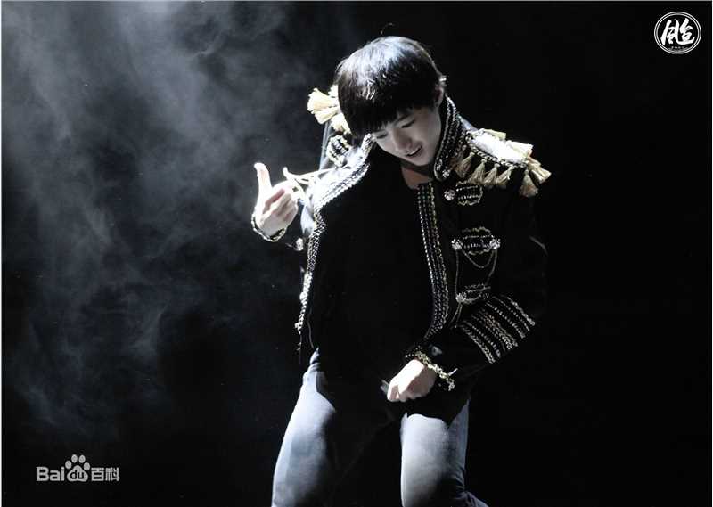 王俊凯(Karry)十六岁生日会前后照片