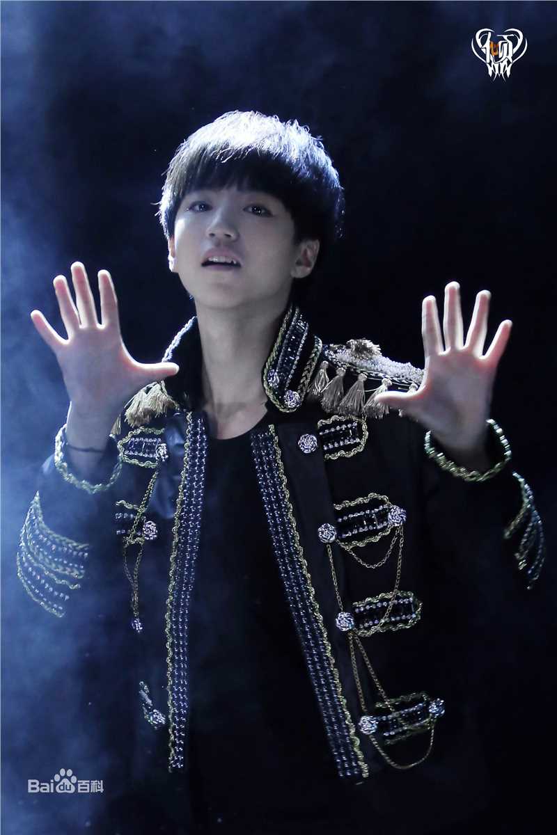 王俊凯(Karry)十六岁生日会前后照片