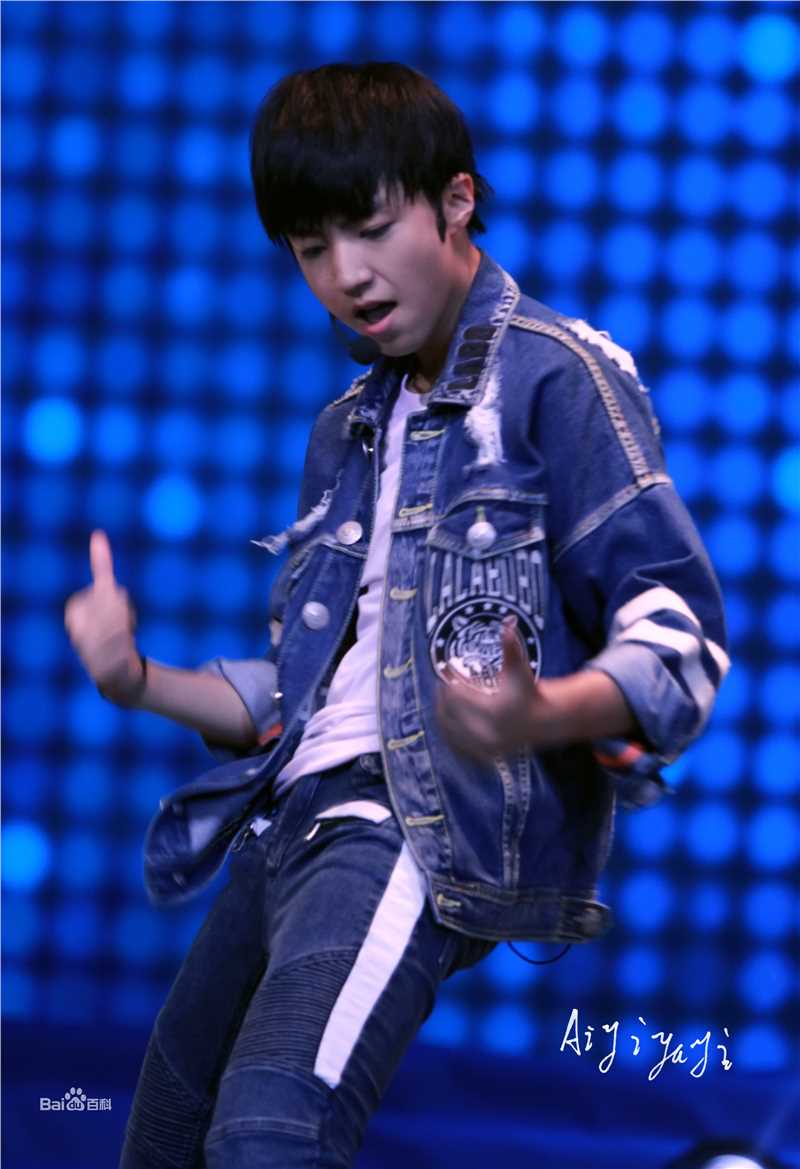 王俊凯(Karry)十六岁生日会前后照片