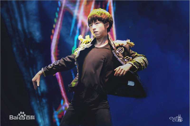 王俊凯(Karry)十六岁生日会前后照片