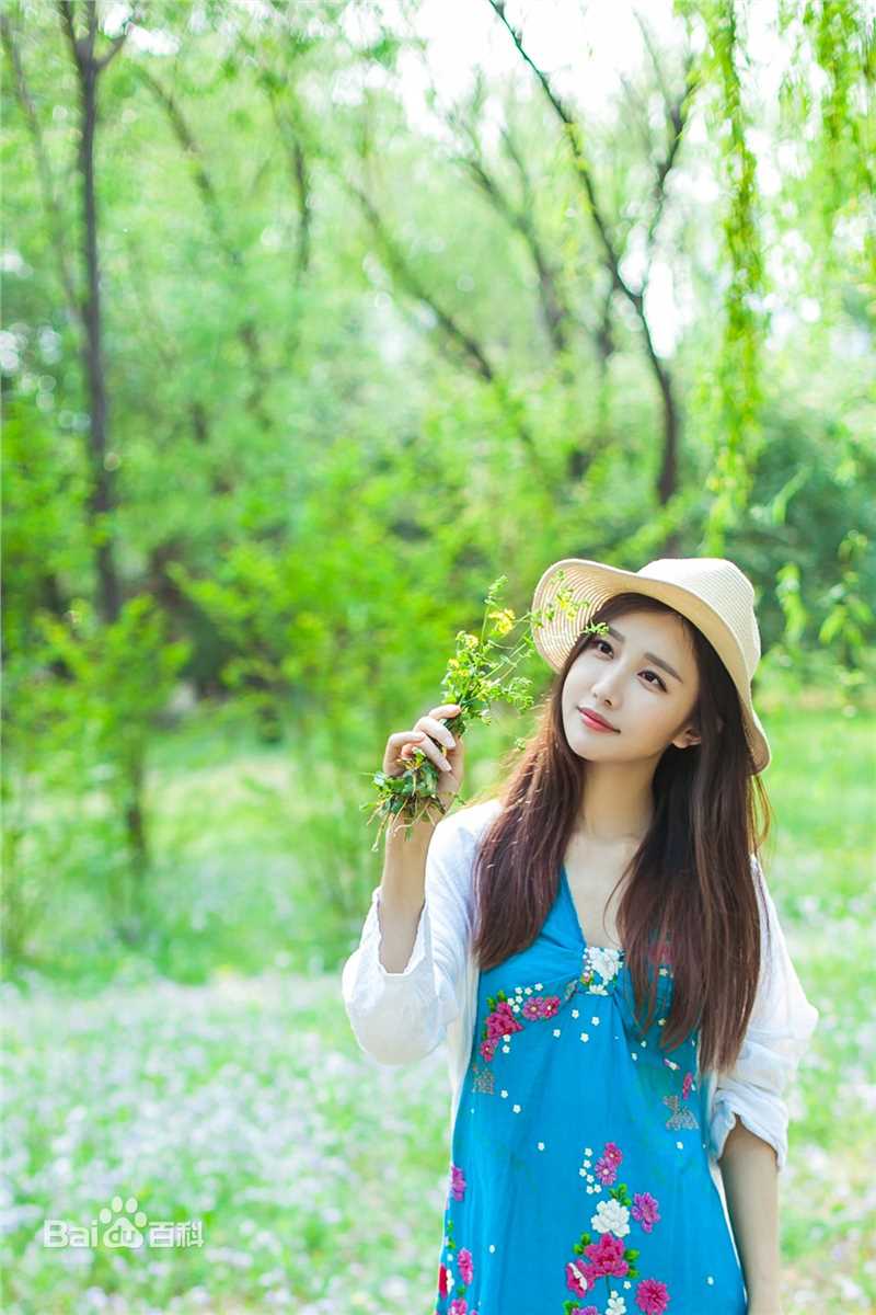 潘时七(Sookie)户外生活照性感图片图集