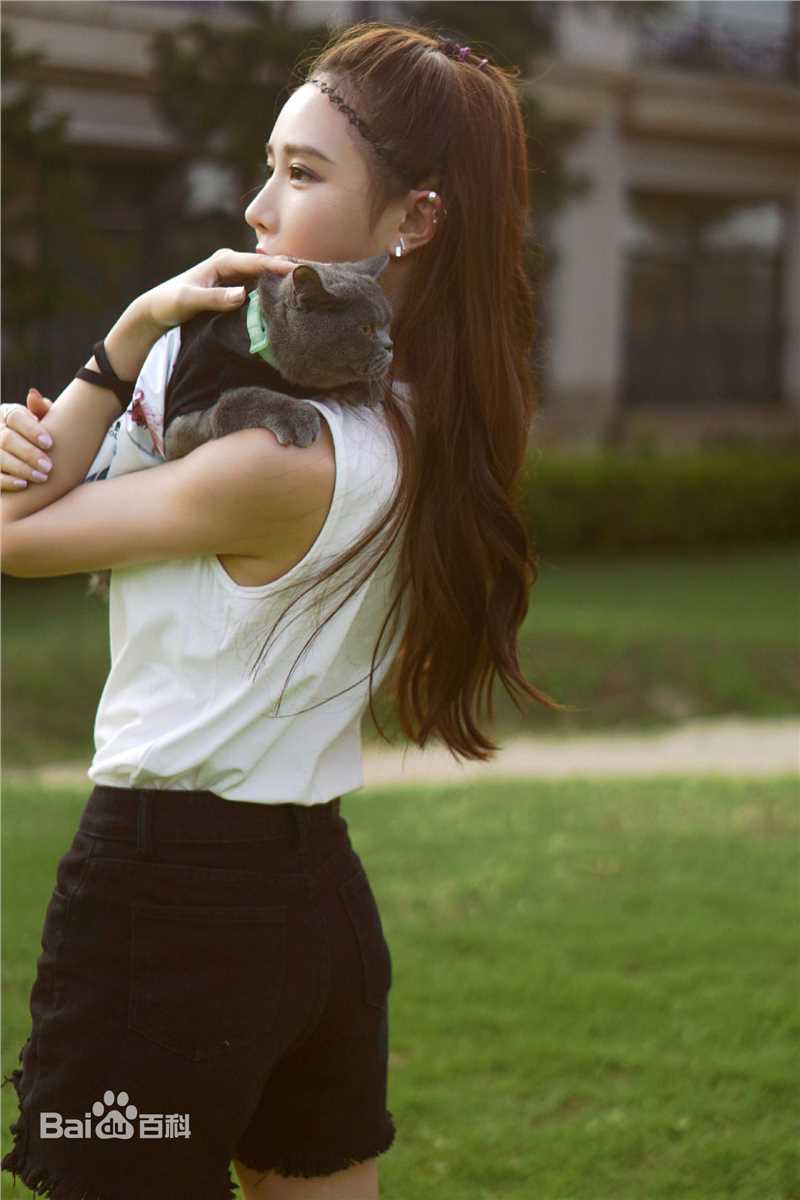 潘时七(Sookie)户外生活照性感图片图集