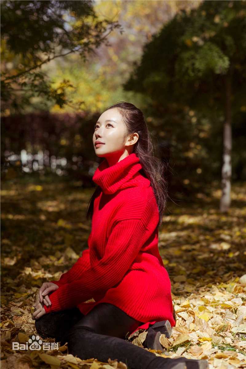 潘时七(Sookie)户外生活照性感图片图集