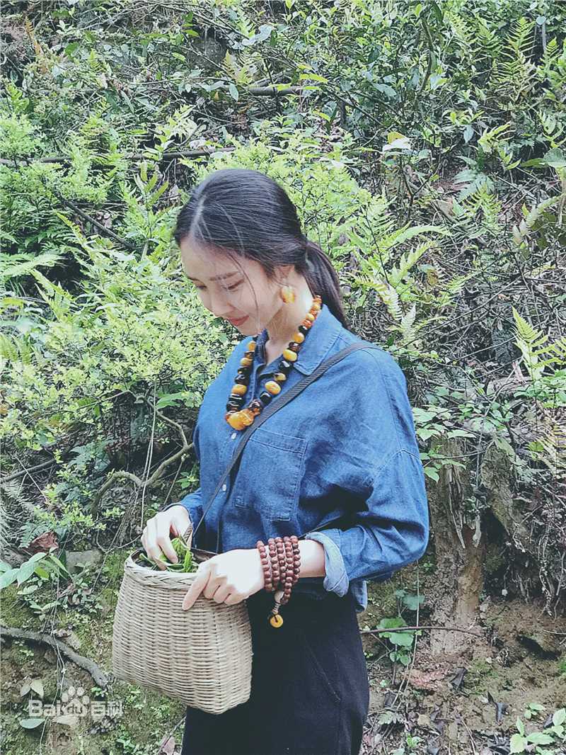 潘时七(Sookie)户外生活照性感图片图集