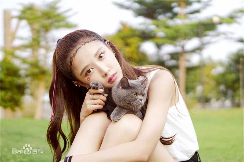 潘时七(Sookie)户外生活照性感图片图集