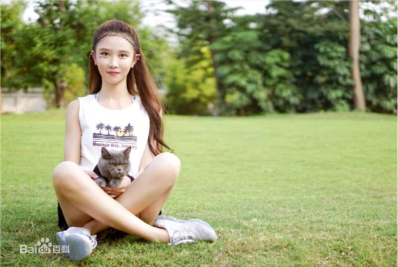 潘时七(Sookie)户外生活照性感图片图集