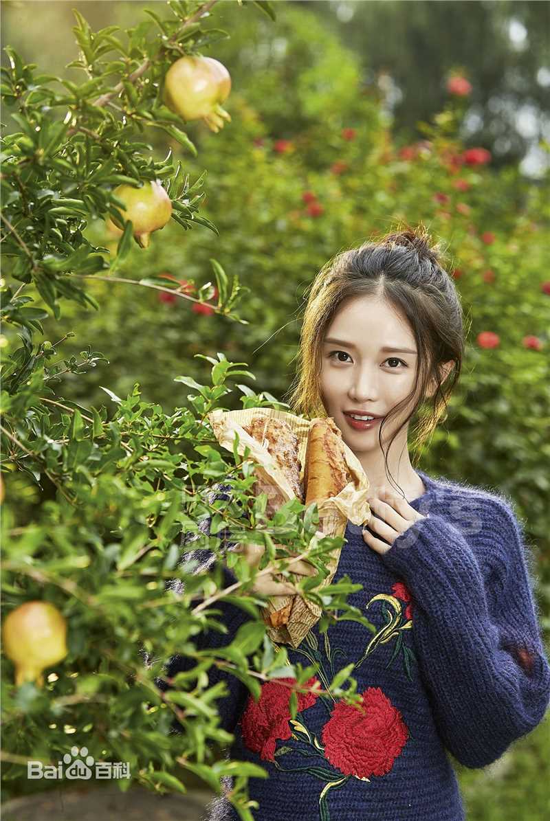 潘时七(Sookie)户外生活照性感图片图集