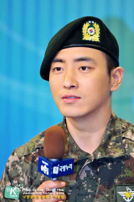李浚赫(Lee Jun Hyuk、イ ジュンヒョク)部队图册