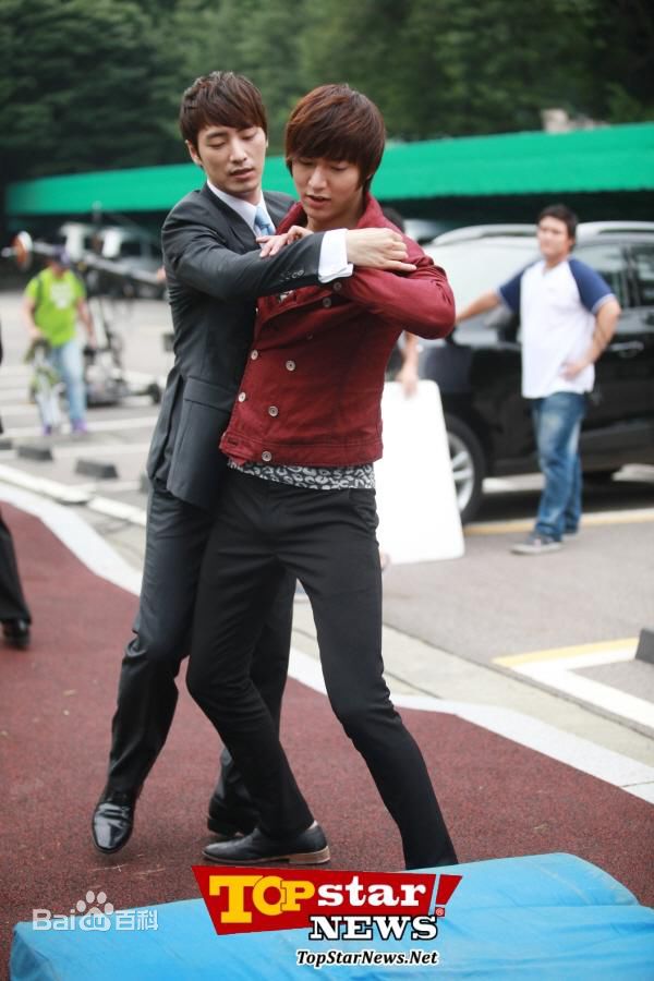 精选李浚赫(Lee Jun Hyuk、イ ジュンヒョク)李俊赫精彩图册