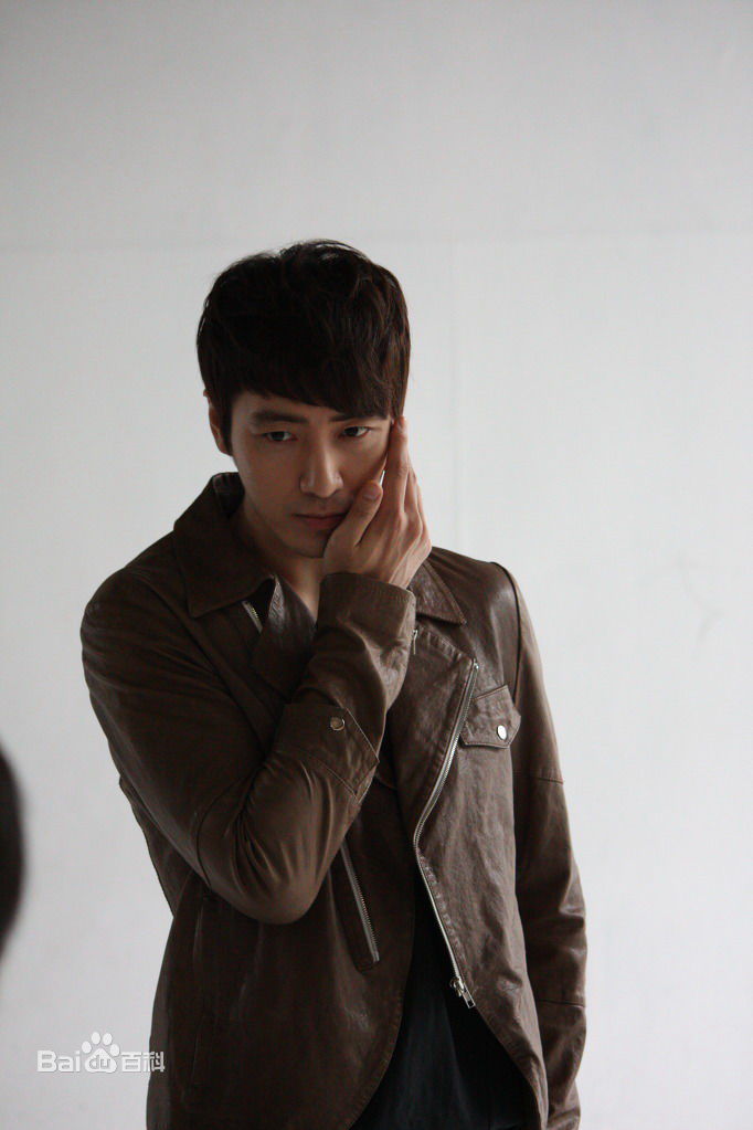 精选李浚赫(Lee Jun Hyuk、イ ジュンヒョク)李俊赫精彩图册