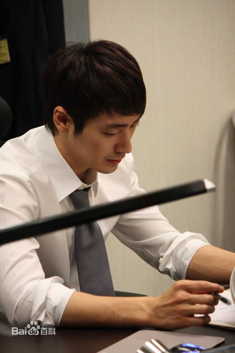 精选李浚赫(Lee Jun Hyuk、イ ジュンヒョク)李俊赫精彩图册