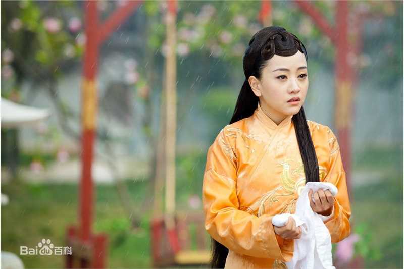 杨蓉(Yang Rong)陆贞传奇饰萧唤云前后照片