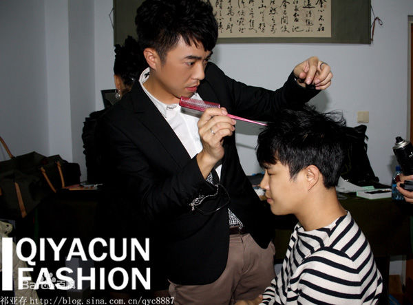 沈鹤(Shen He)情系辽阳大型演唱会生活照