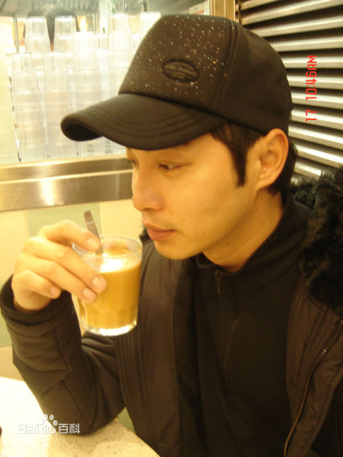 谭耀文(Patrick Tam)生活照素颜照相册