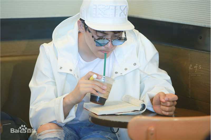 马天宇(Ray Ma)机场照1生活照