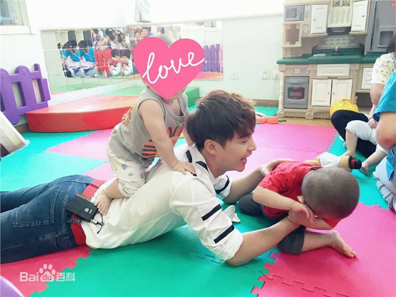 马天宇(Ray Ma)爱佑未来番茄星公益生活照