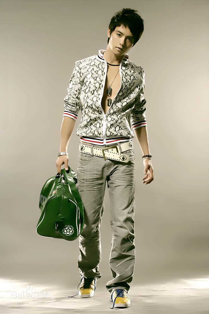 最新马天宇(Ray Ma)在专辑《宇光十色》中的壁纸