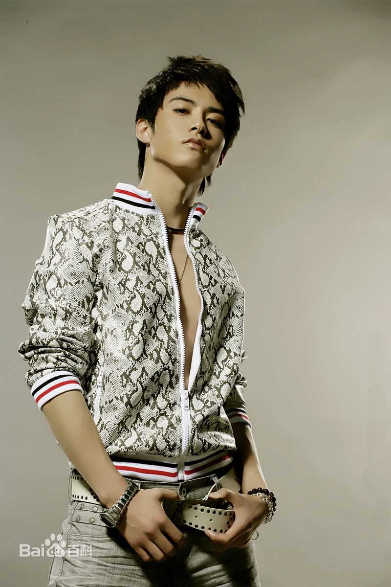 最新马天宇(Ray Ma)在专辑《宇光十色》中的壁纸