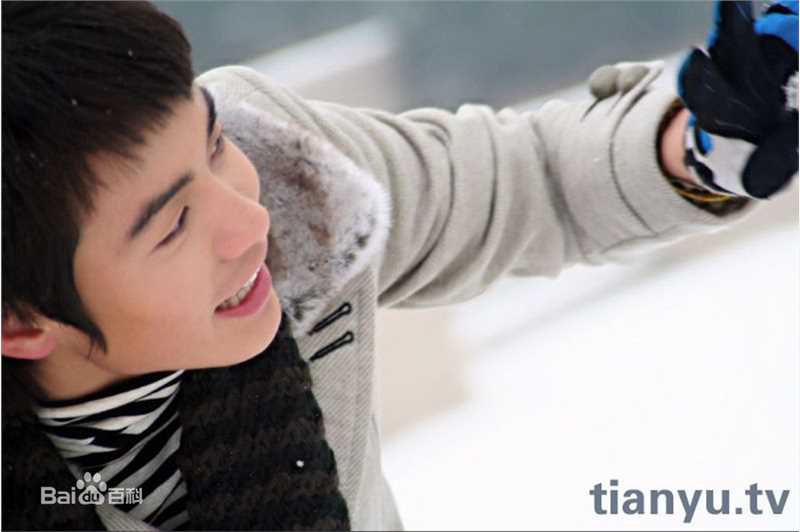 最新马天宇(Ray Ma)在专辑《宇光十色》中的壁纸